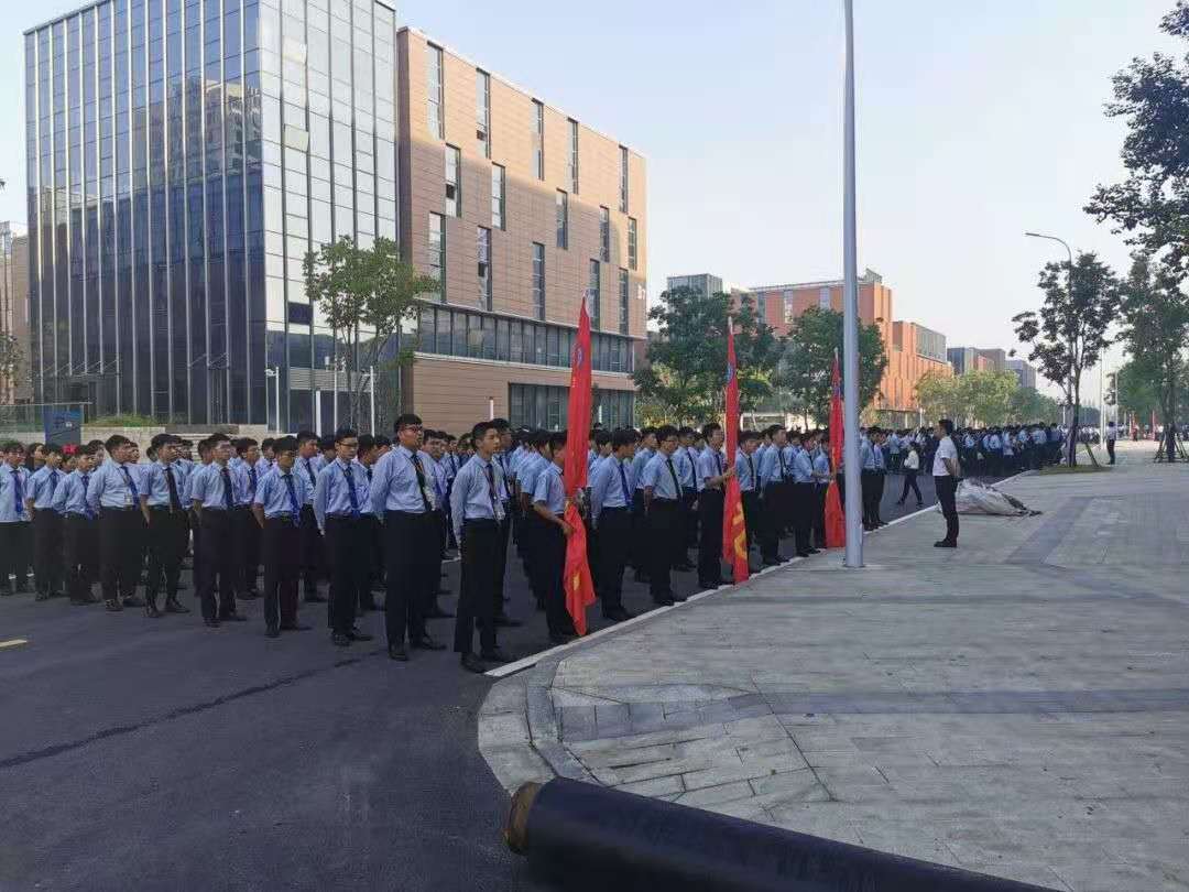 八维学校解锁数字时代黄金跳板让你的职业生涯开启全新篇章