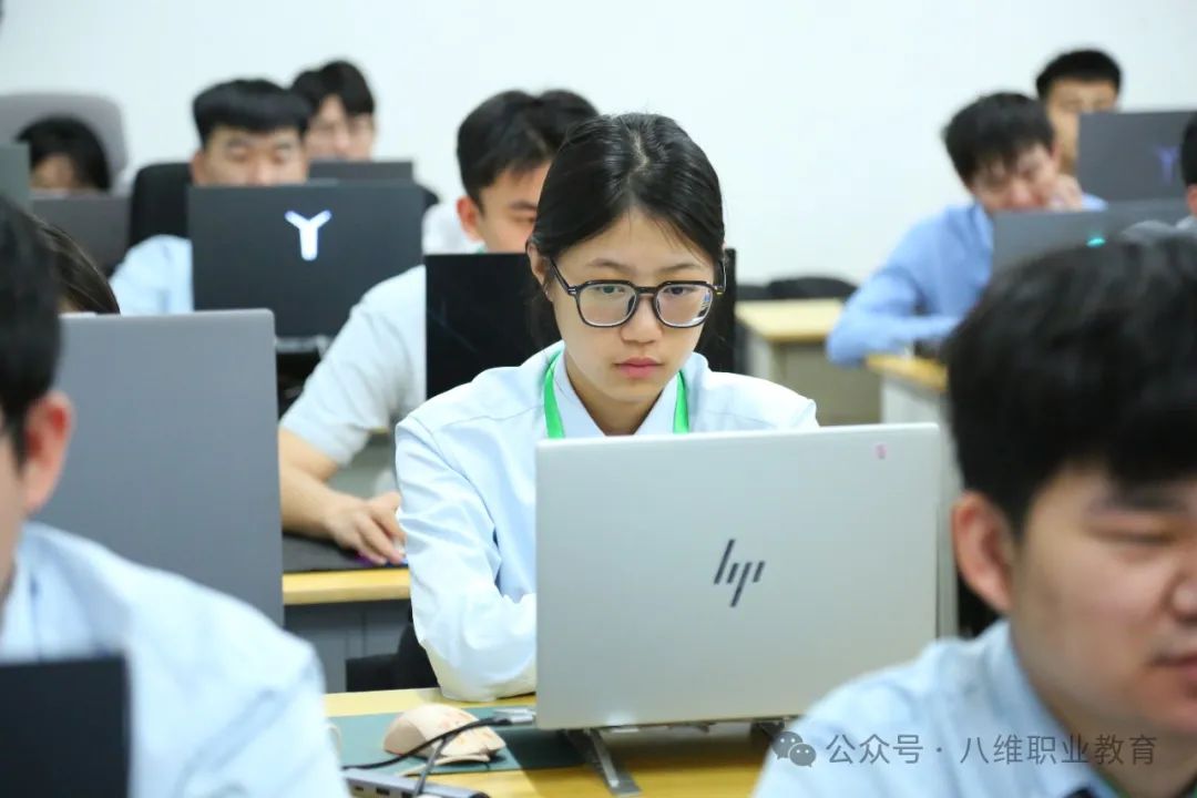 江苏宿迁八维学校就业服务港扬帆起航书写成功新篇章