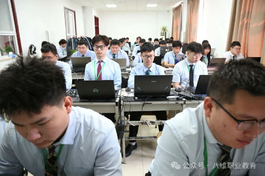 江苏宿迁八维学校塑造数字人才新高地引领科技未来新风尚