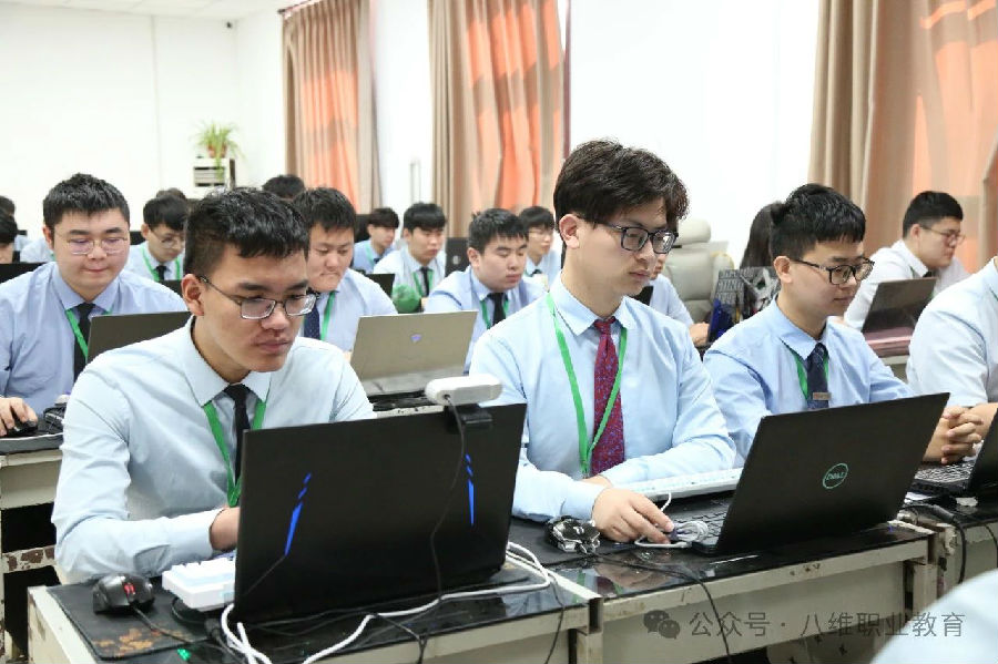 江苏宿迁八维学校塑造数字人才新高地引领科技未来新风尚