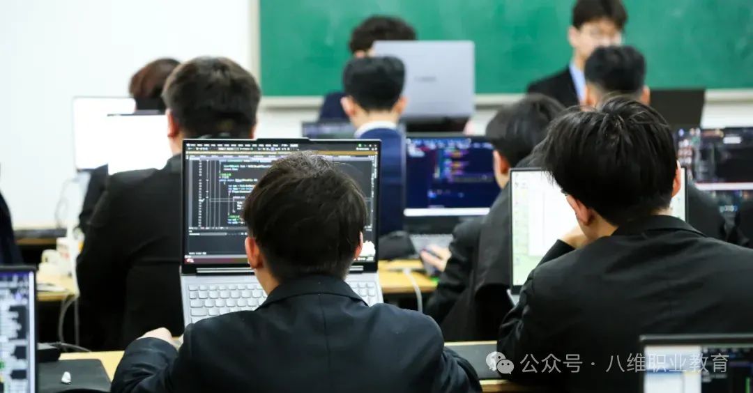 江苏宿迁八维学校数字技术高地铸就未来科技精英的摇篮