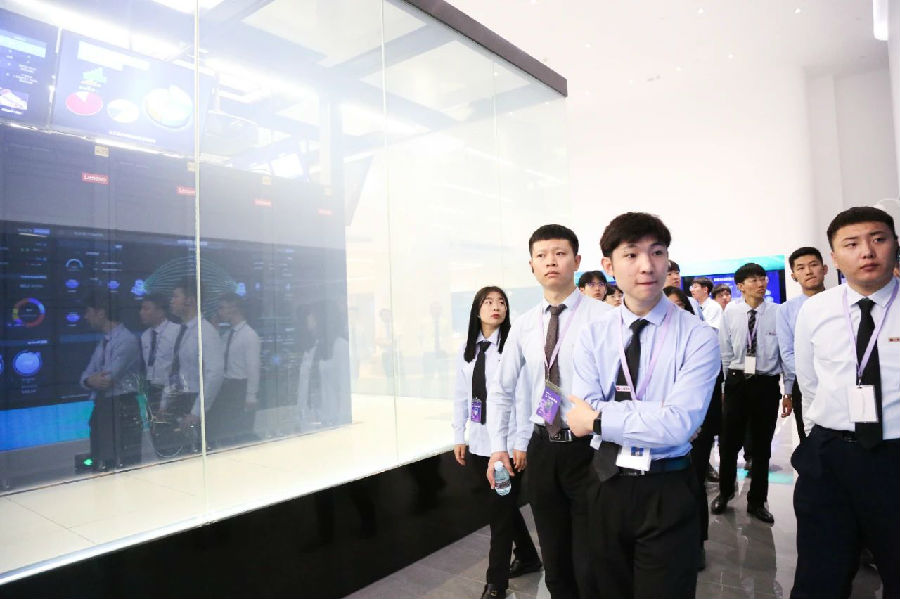 八维职业学校解锁职场精英就业新航向密码铺就学子高质量前程