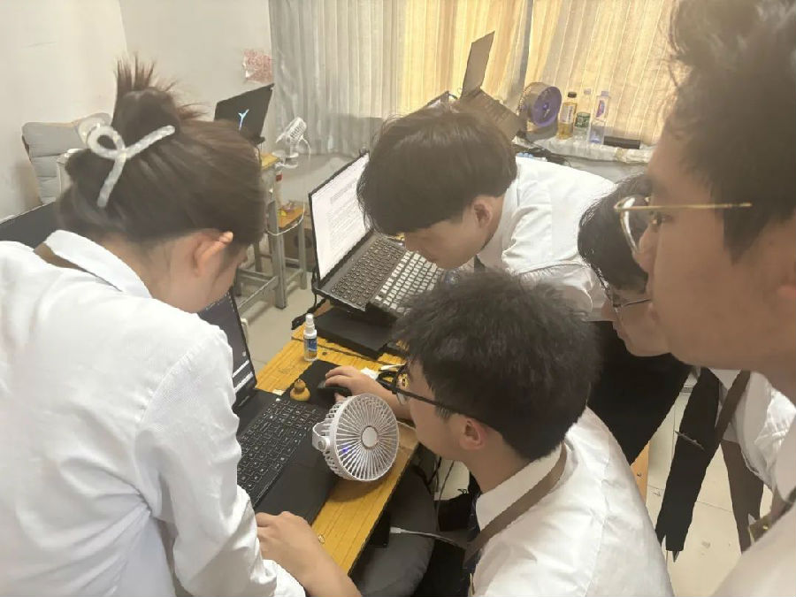 八维职业学校大数据专业风采绽放引领科技潮流解锁就业薪动力
