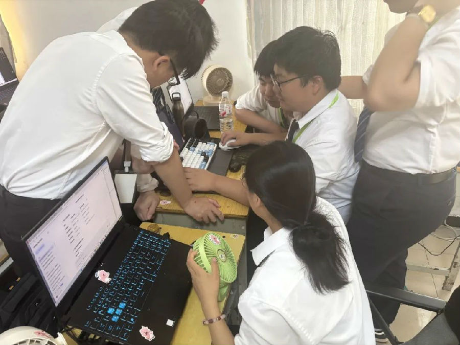 八维职业学校大数据专业风采绽放引领科技潮流解锁就业薪动力
