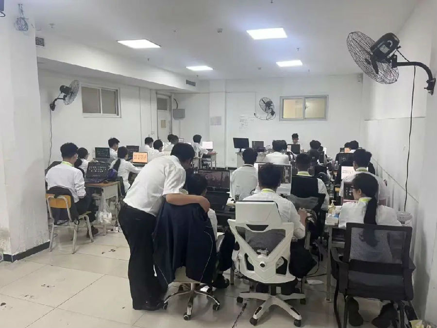 八维职业学校大数据专业风采绽放引领科技潮流解锁就业薪动力