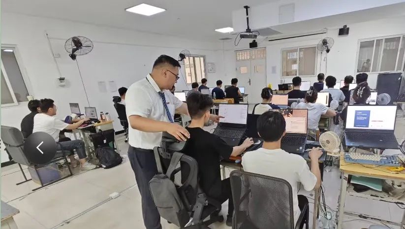 八维职业学校大数据专业风采绽放引领科技潮流解锁就业薪动力