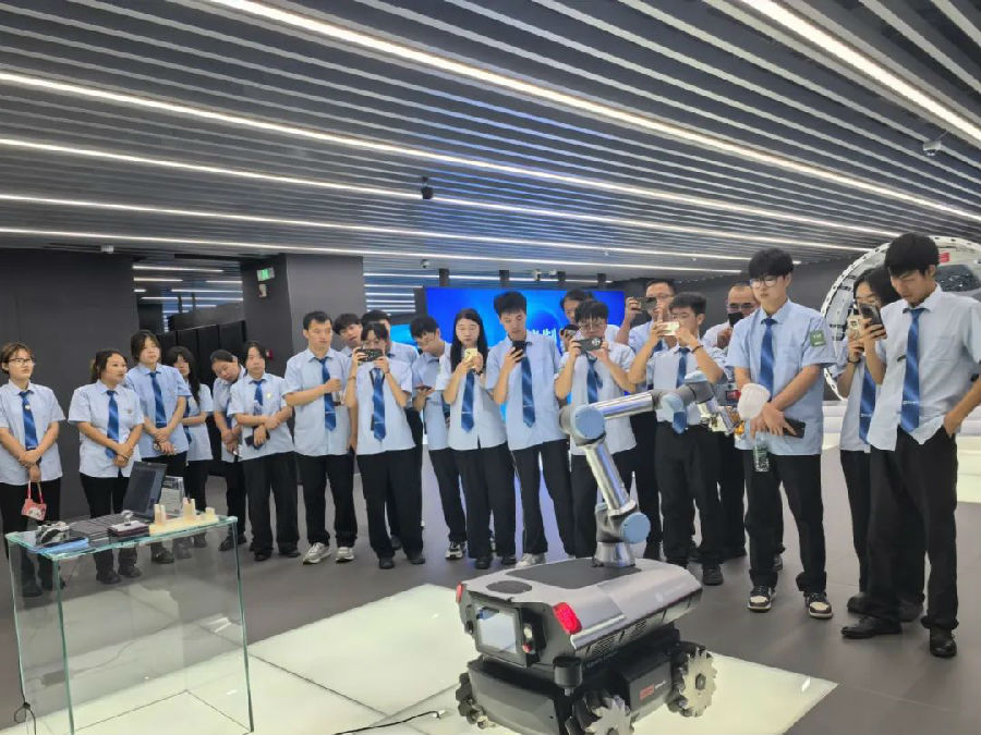 八维职业学校解锁你的职业硬实力铸就你的职场辉煌传奇