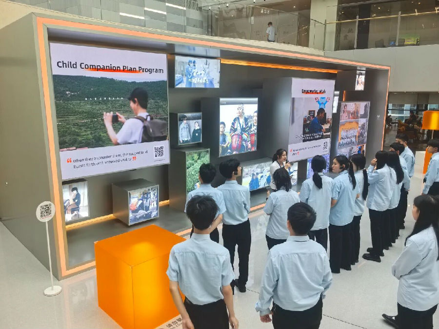 八维职业学校特色优质教学赋能开启优质人工智能领域职业新篇