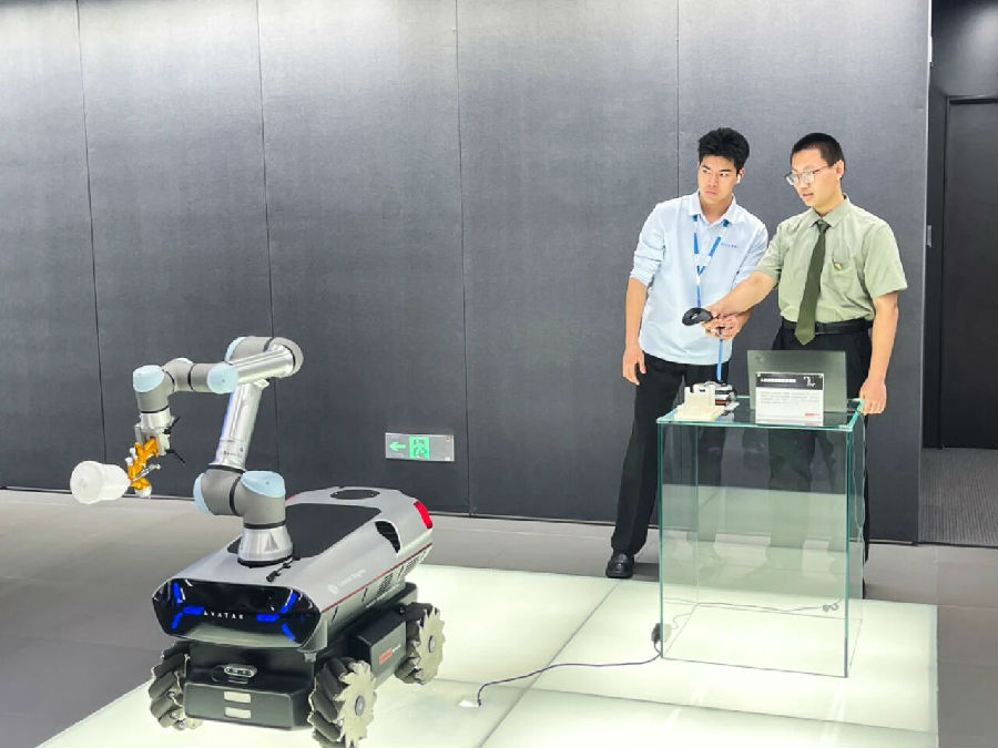 八维职业学校领跑职业教育数字化赛道培养未来智能生态领航者