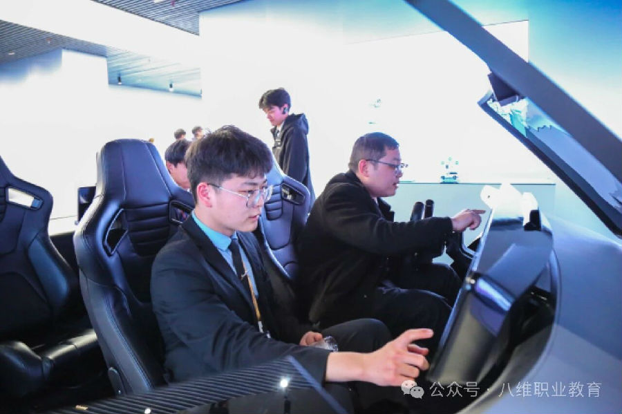 八维职业学校锁定这几大黄金赛道让孩子毕业即站上风口赢在起跑线