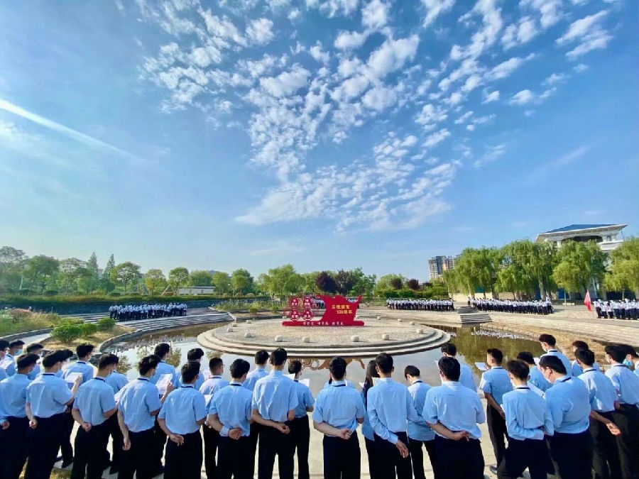 八维学校如何用独特教学模式点燃每个孩子的成才之路