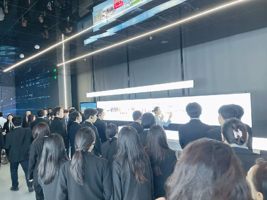 八维职业学校AI智能体训练营用技能赋能未来让孩子抢跑AI风口黄金赛道