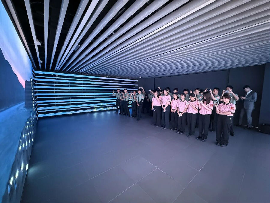 八维职业学校用技能直通优质就业的未来密码为高考考生铺就的双赢之路