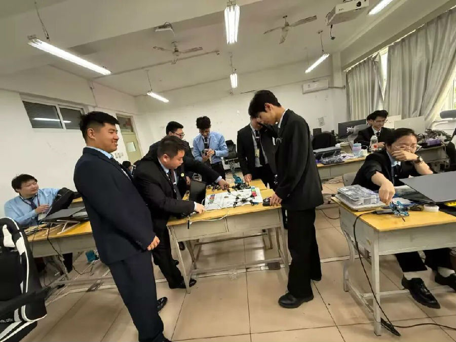 八维职业学校开启优质就业黄金通道助力学子职场逆袭
