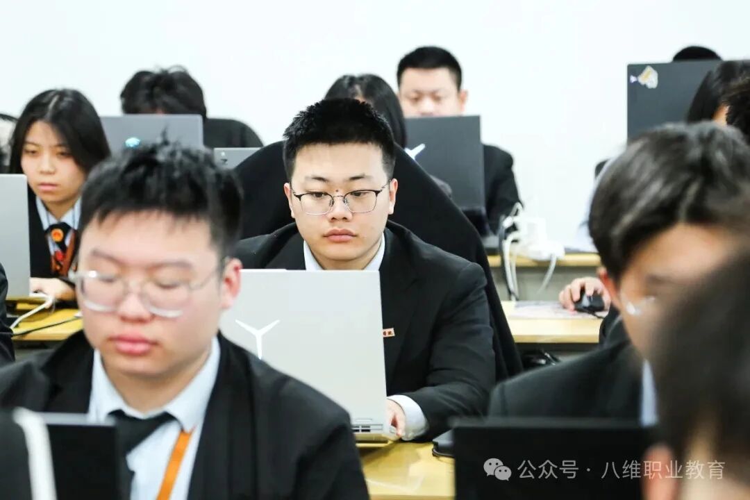 八维职业学校解锁优质就业无忧的黄金密码为学子铺就职业梦想快车道