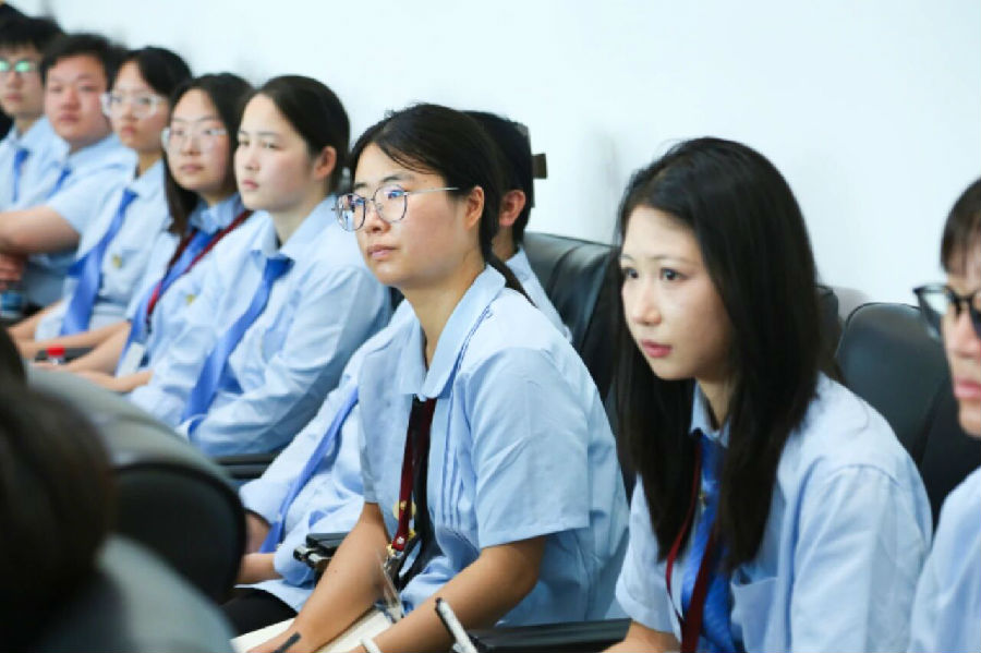 八维职业学校解码数字化时代人才红利开启未来复合型精英人才黄金时代
