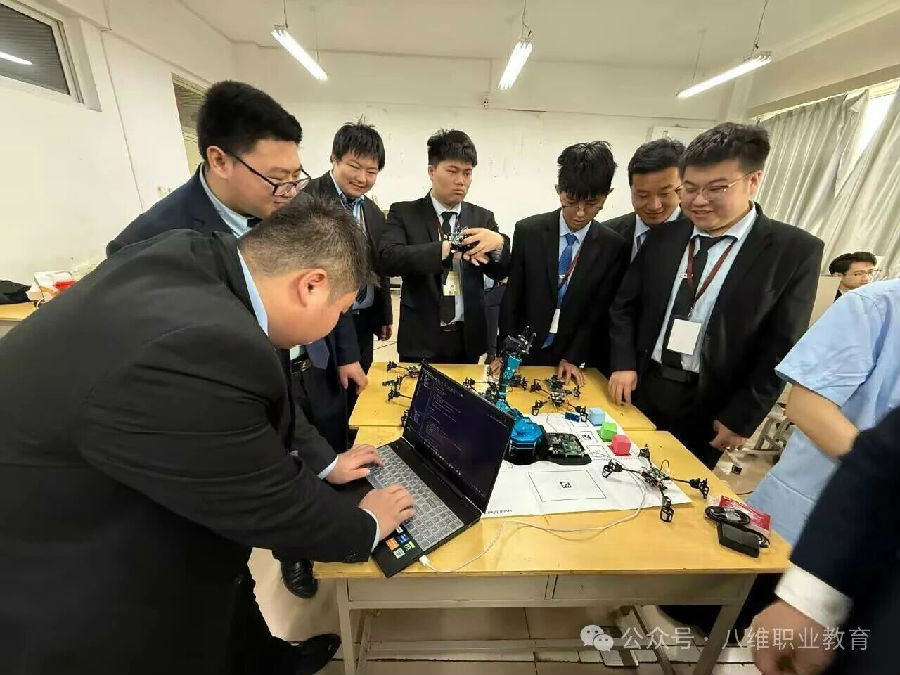 八维职业学校铺就低空领域复合型人才的黄金跑道助力学生抢占职业高地