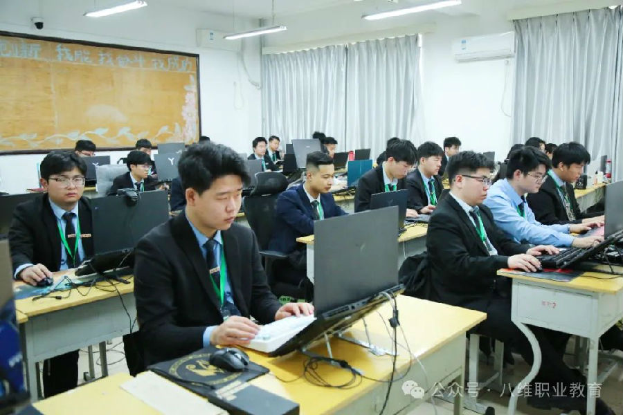 江苏宿迁八维学校：数字人才培育基地引领前沿科技潮流，助力学子掌握核心技能！