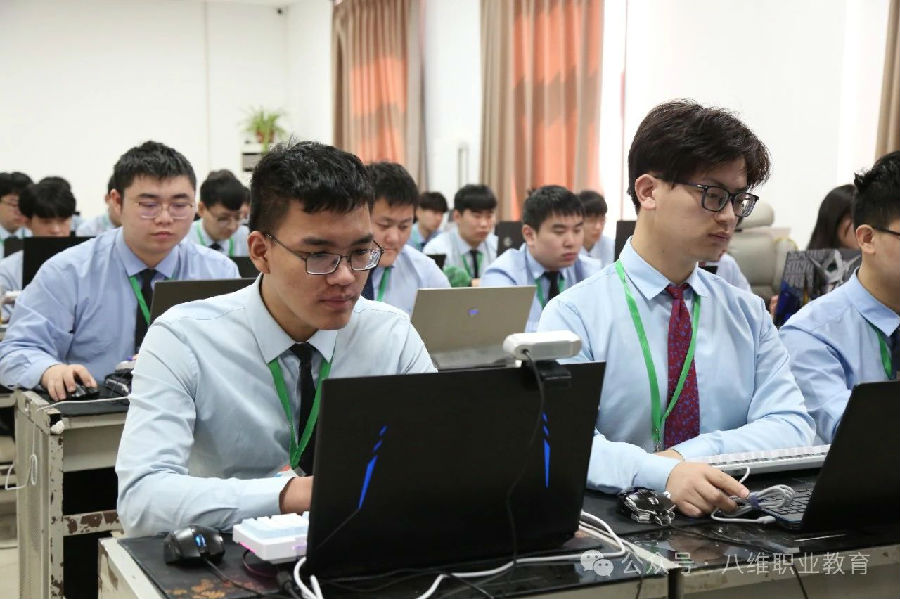 北京网站工程培训机构哪个口碑好？推荐八维职业学校的理由？