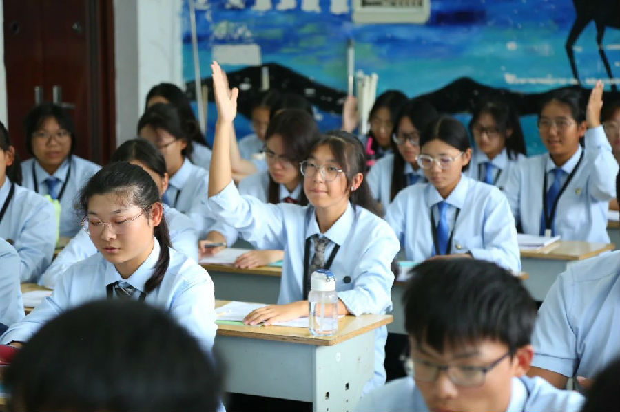 八维职业学校：引领未来科技潮流，锻造数字技能精英之路