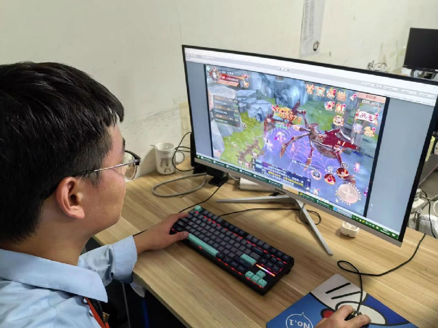 八维职业学校：洞悉未来智慧炫酷舞台，点燃未来虚拟技能新纪元！