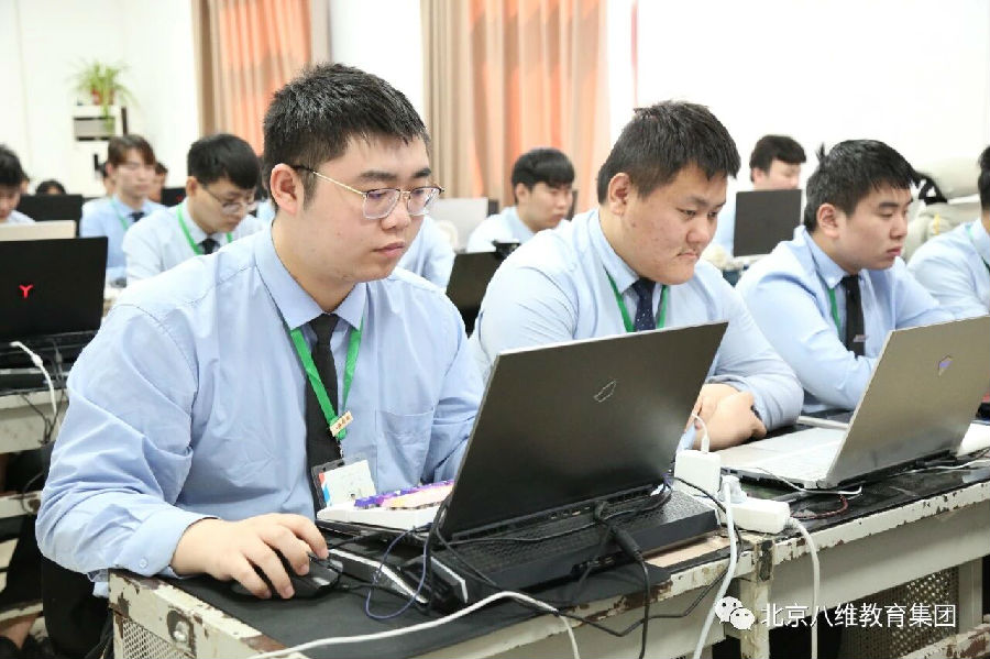 2026上海无人机嵌入式工程师培训学校哪个好？为什么要推荐八维职业学校？