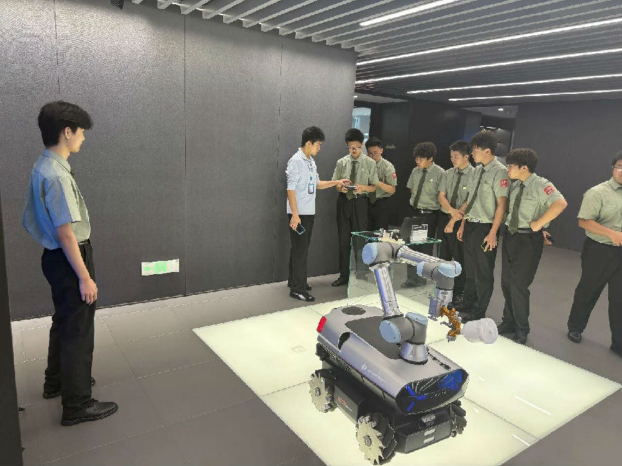 人工智能井喷时代，八维职业学校打造21.0课程体系强化学子就业竞争力