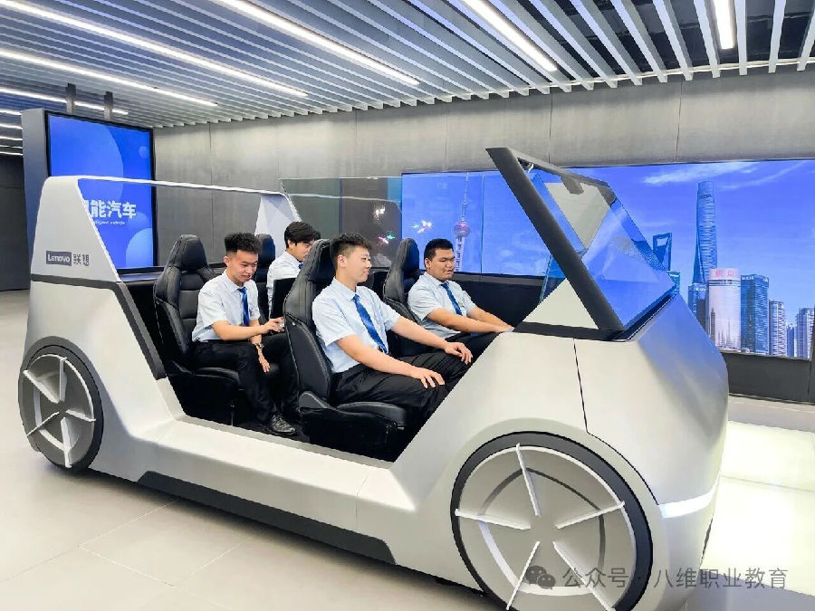 ‘隐形大厂’狂揽人才！八维职业学校锁定数字时代黄金专业赛道，助孩子轻松入局