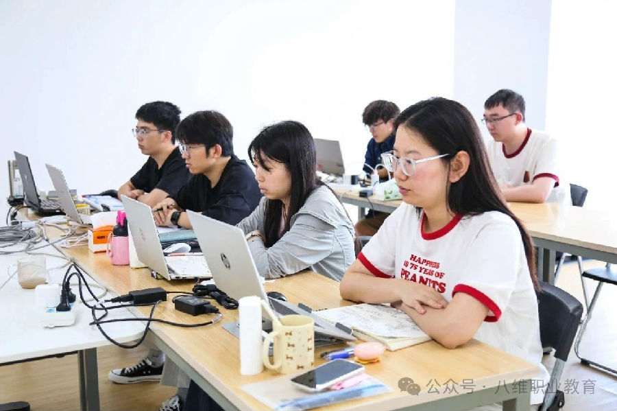 2026年天津java全栈工程师培训学校哪家好？推荐八维职业学校的理由是什么？