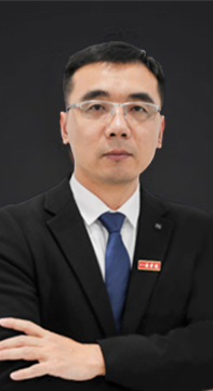 八维职业学校低空技术与工程专业武老师